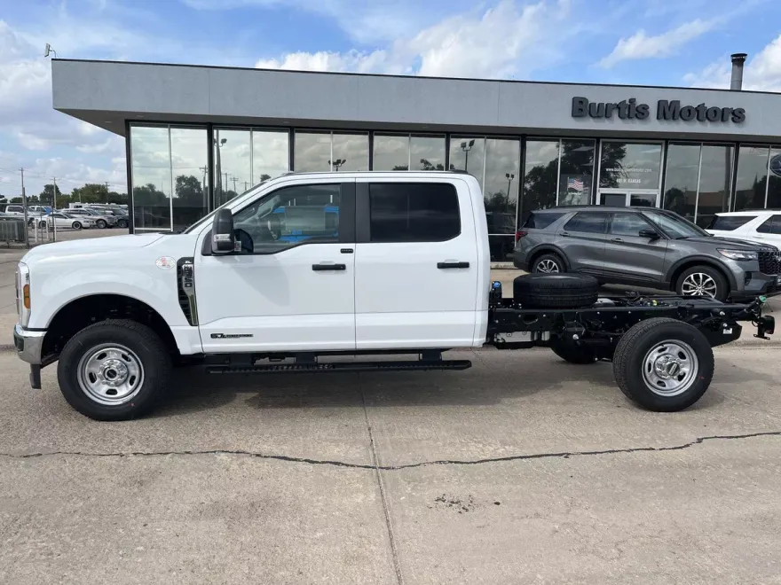 2026 Ford F-350 XL photo 1