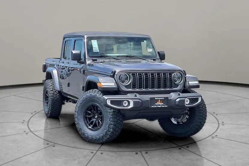 2025 Jeep Gladiator Sport S photo 1