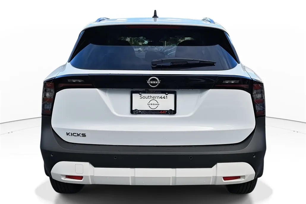 2026 Nissan Kicks SV photo 1