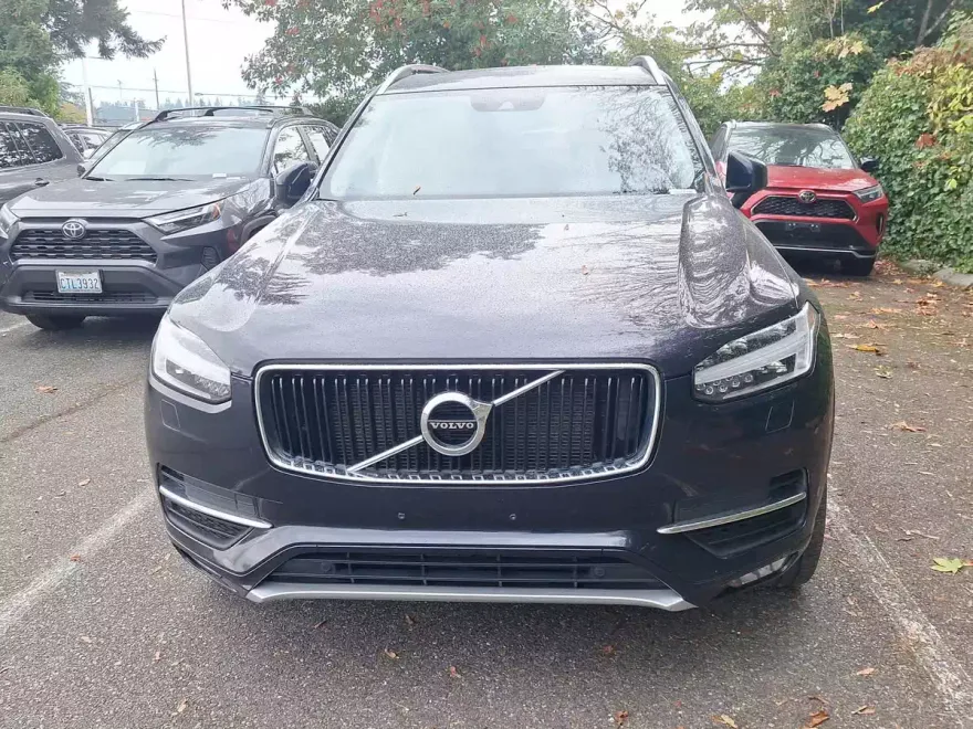 2016 Volvo XC90 T6 Momentum photo 1