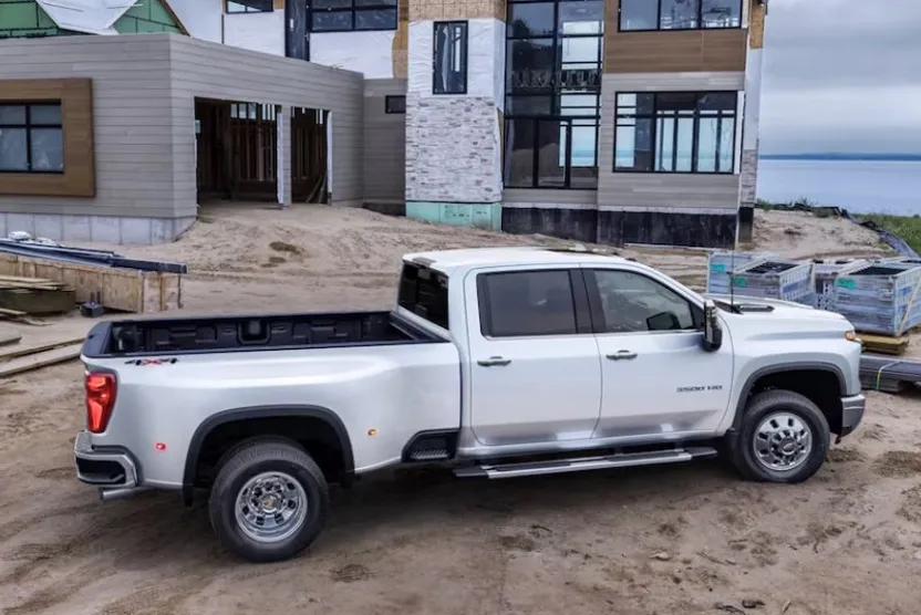 2025 Chevrolet Silverado 3500HD LT photo 1