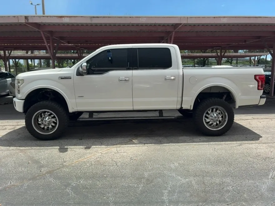 2016 Ford F-150 Platinum photo 1