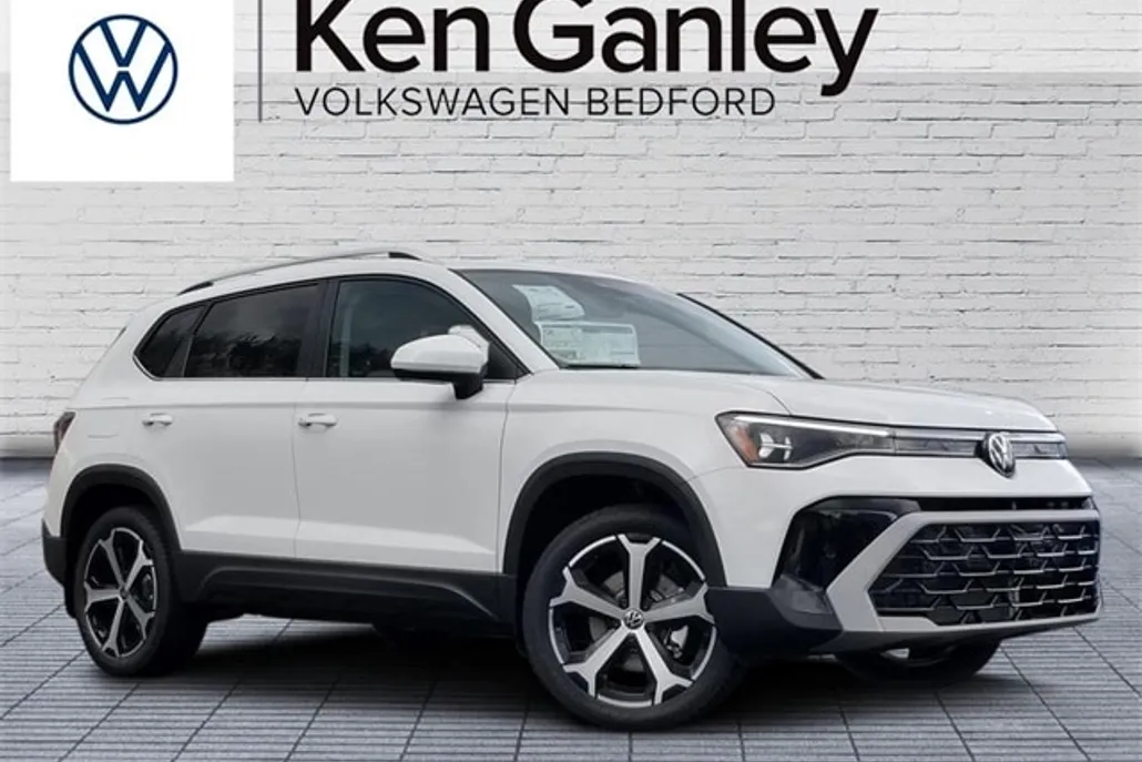 2025 Volkswagen Taos SEL photo 1