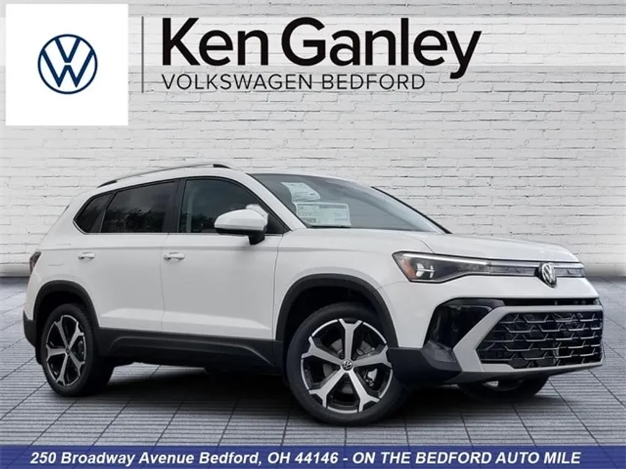 2025 Volkswagen Taos SEL photo 1