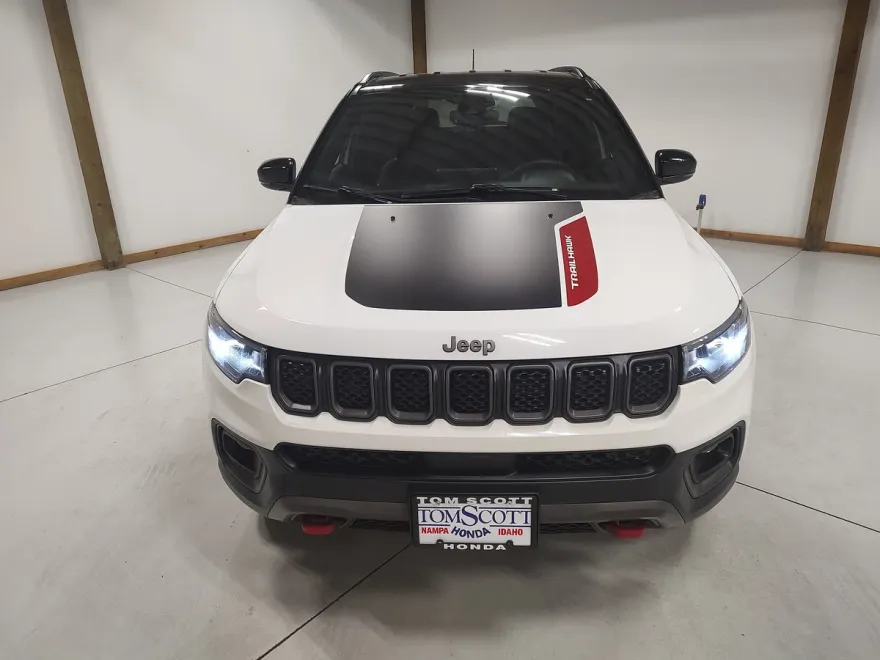 2023 Jeep Compass Trailhawk photo 1