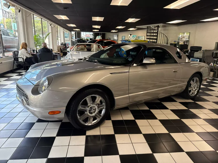 2005 Ford Thunderbird Deluxe photo 1