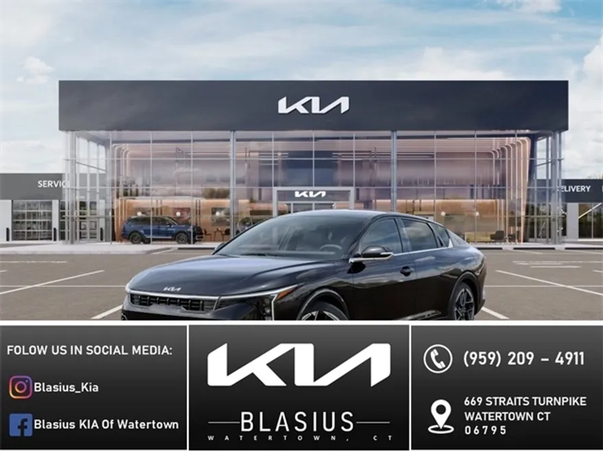 2025 Kia K4 GT-Line photo 1