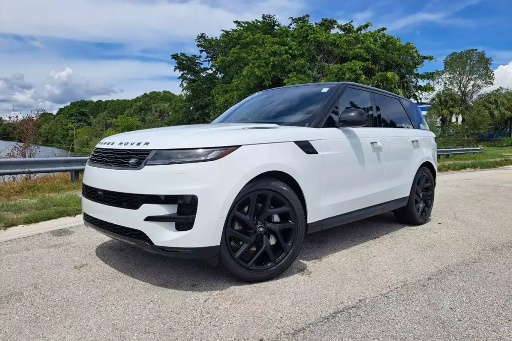 2025 Land Rover Range Rover Sport SE photo 1