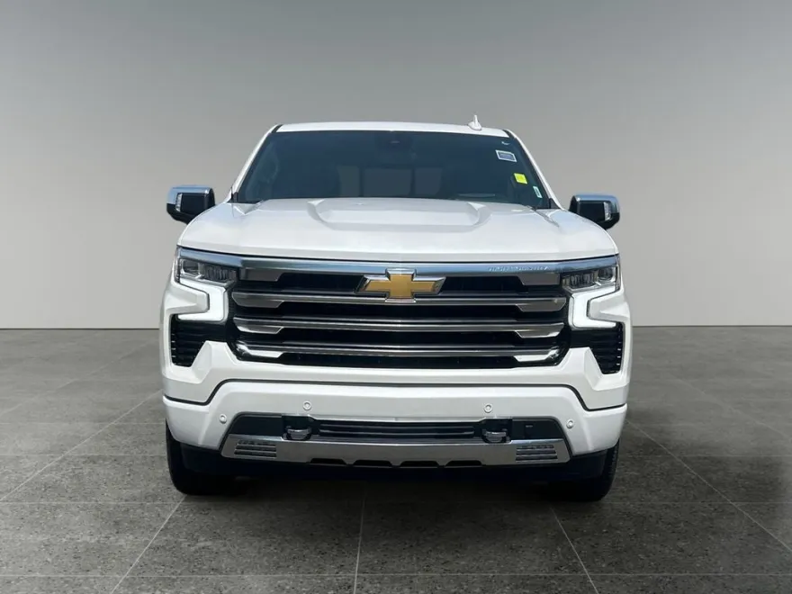 2024 Chevrolet Silverado 1500 High Country photo 1