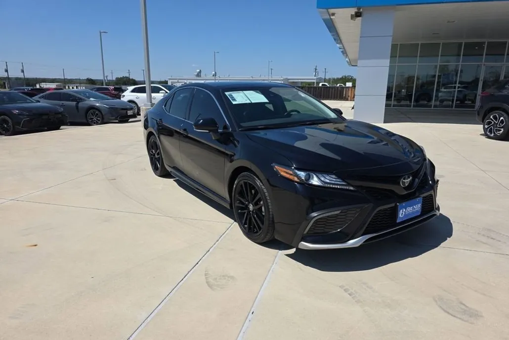2022 Toyota Camry XSE photo 1