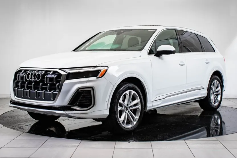 2025 Audi Q7 55 Premium Plus photo 1