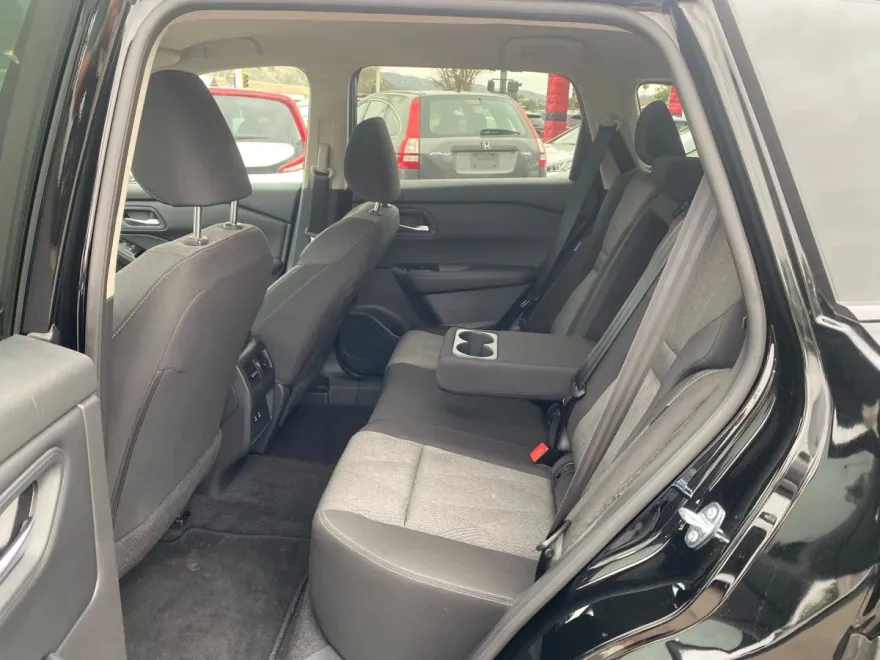 2025 Nissan Rogue SV photo 1