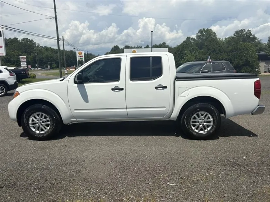 2015 Nissan Frontier SV photo 1