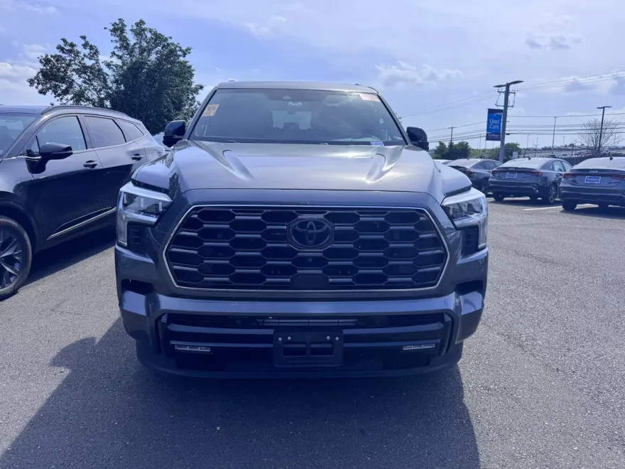 2025 Toyota Sequoia Platinum photo 1