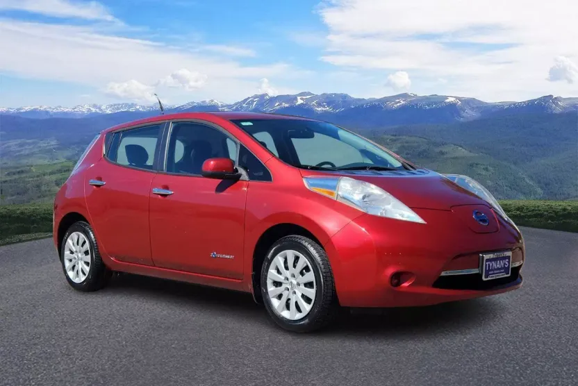 2015 Nissan Leaf S photo 1