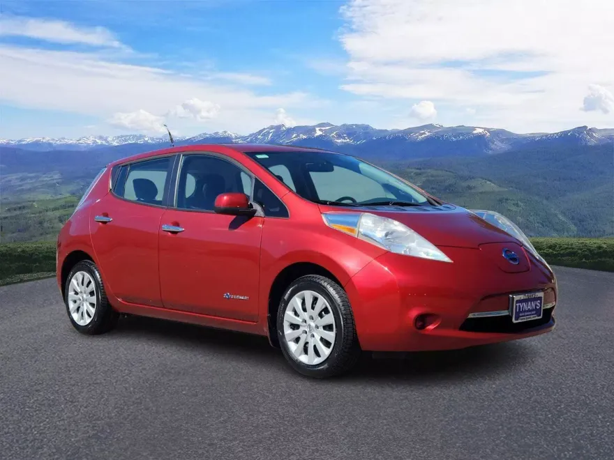 2015 Nissan Leaf S photo 1