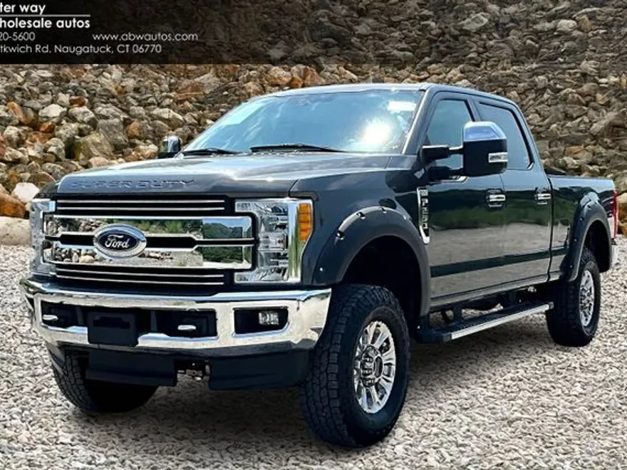 2017 Ford F-250 Lariat photo 1
