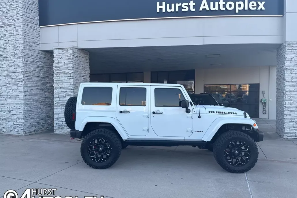 2015 Jeep Wrangler Unlimited Rubicon photo 1