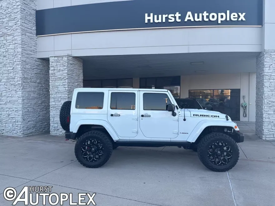 2015 Jeep Wrangler Unlimited Rubicon photo 1