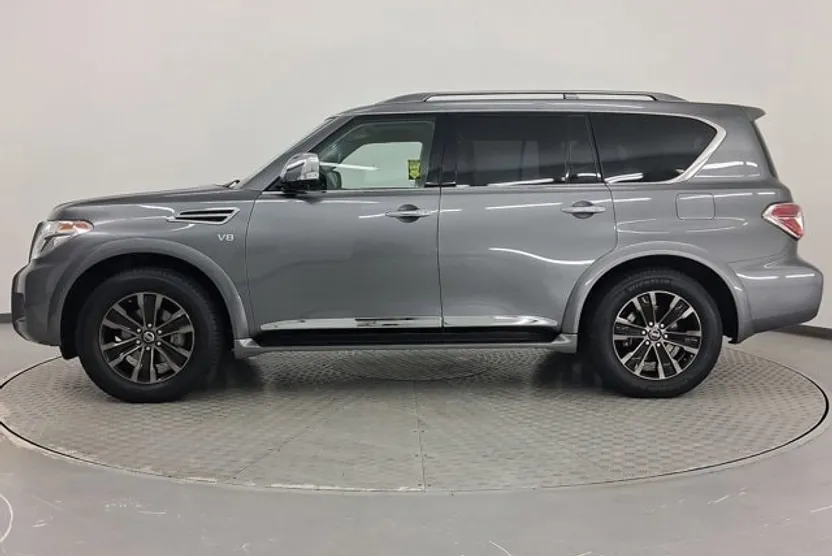 2017 Nissan Armada Platinum photo 1