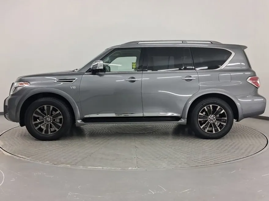2017 Nissan Armada Platinum photo 1