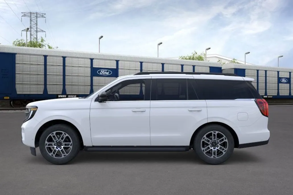 2025 Ford Expedition photo 1