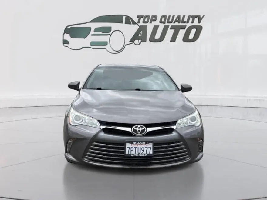 2016 Toyota Camry XLE photo 1