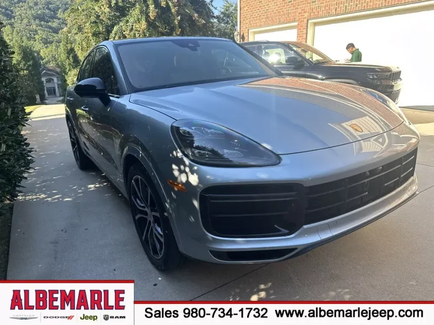 2021 Porsche Cayenne Coupe Turbo photo 1