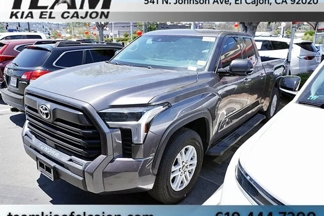 2023 Toyota Tundra SR5 photo 1