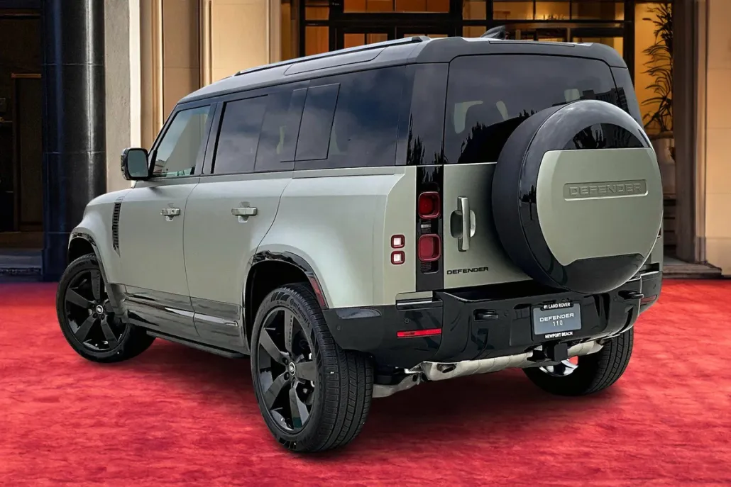 2025 Land Rover Defender 110 X-Dynamic SE photo 1