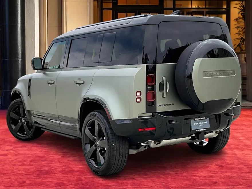2025 Land Rover Defender 110 X-Dynamic SE photo 1