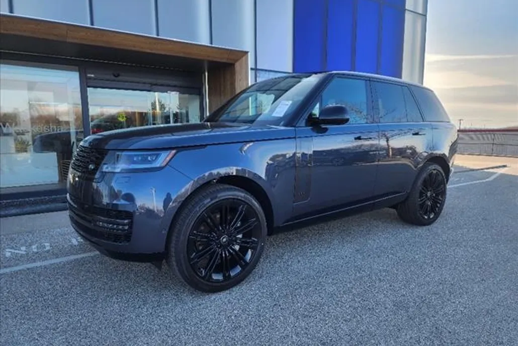 2025 Land Rover Range Rover SE photo 1