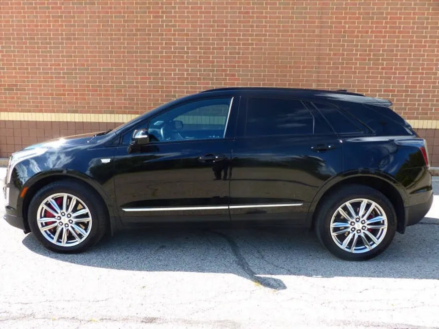 2023 Cadillac XT5 Sport photo 1