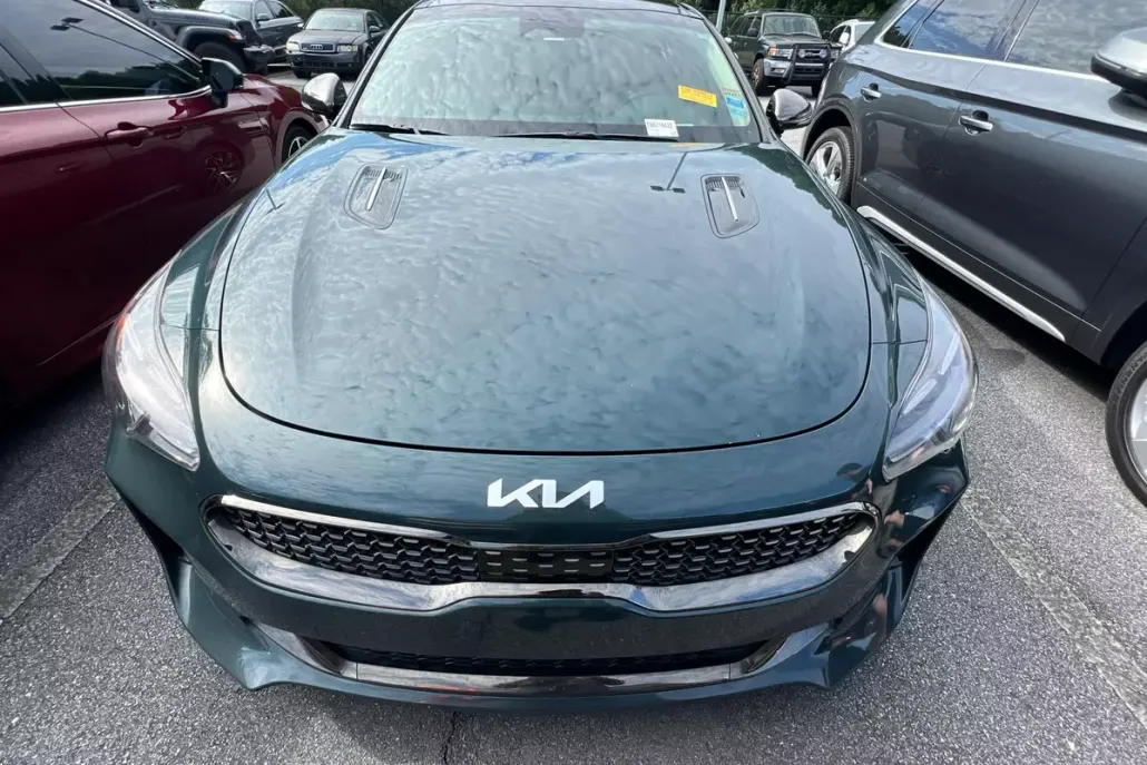 2022 Kia Stinger GT-Line photo 1