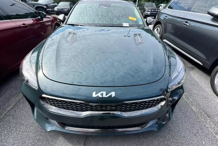 2022 Kia Stinger GT-Line photo 1