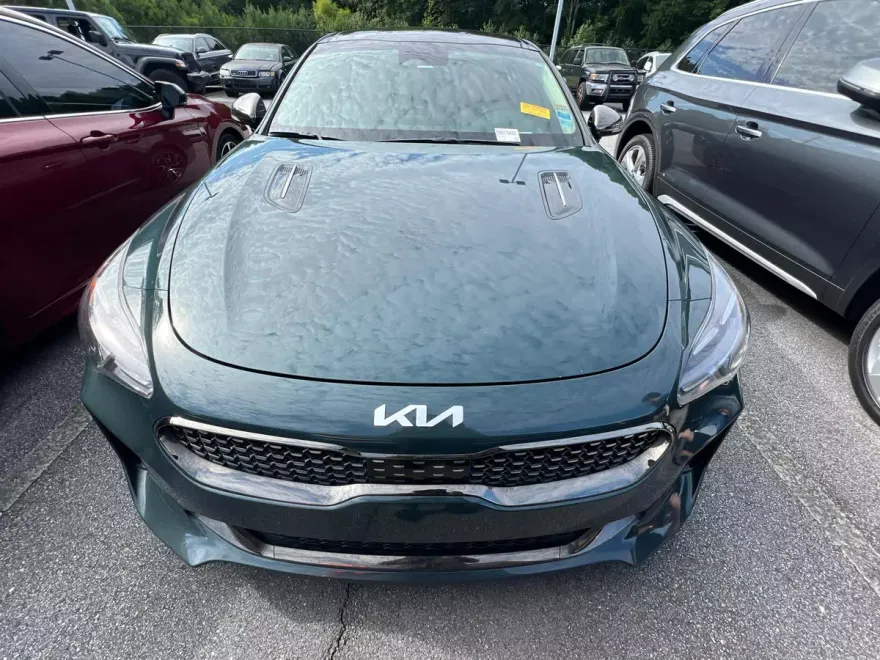 2022 Kia Stinger GT-Line photo 1