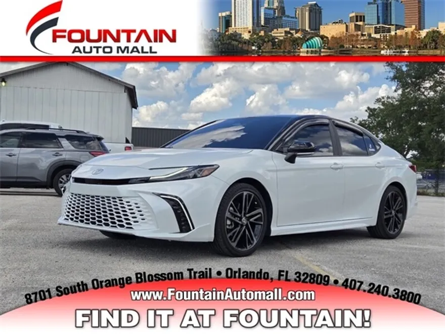 2025 Toyota Camry LE photo 1