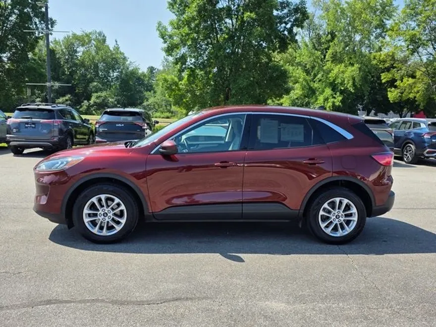 2021 Ford Escape SE photo 1