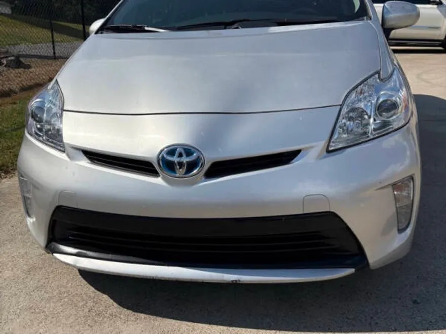 2013 Toyota Prius One photo 1