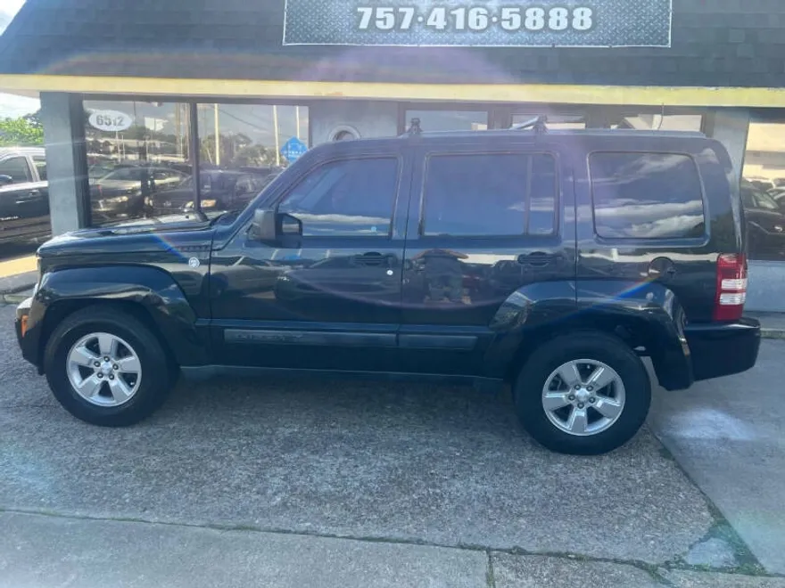 2012 Jeep Liberty Sport photo 1