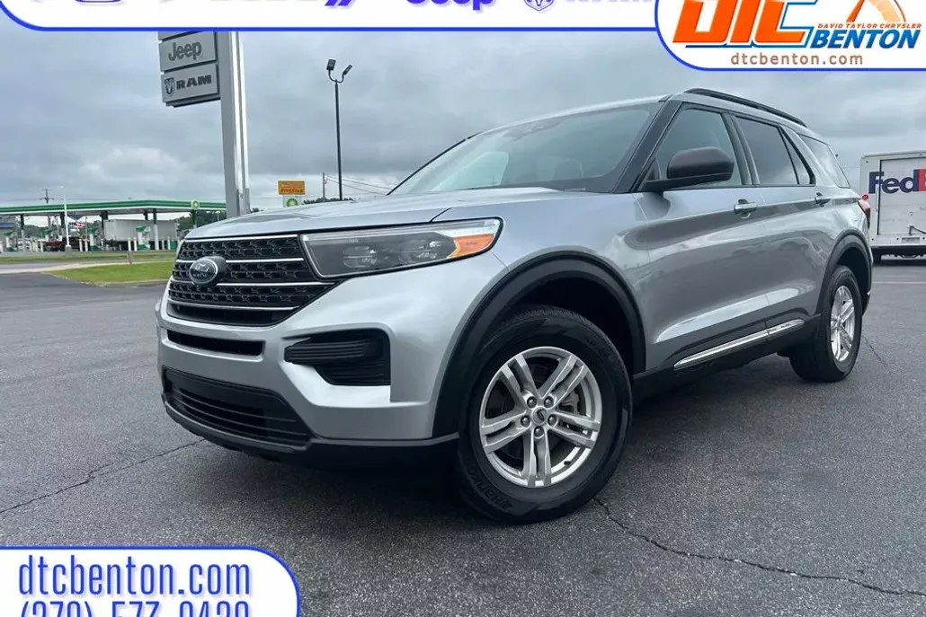 2022 Ford Explorer XLT photo 1