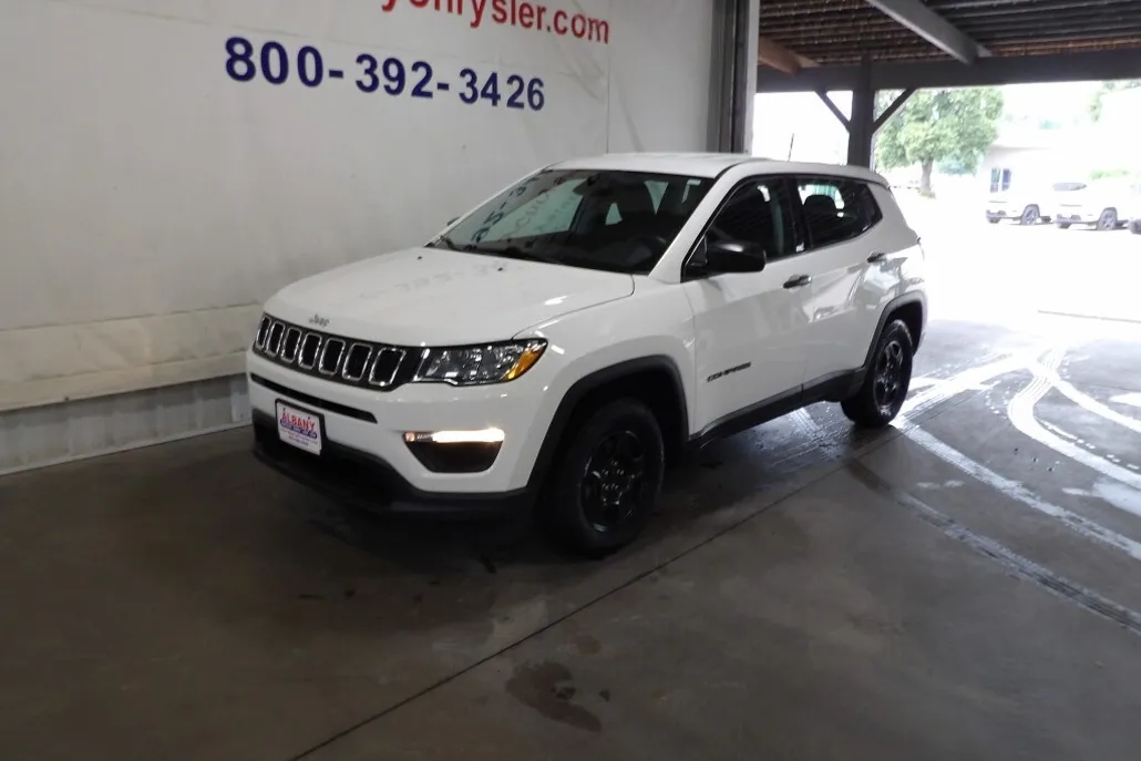 2018 Jeep Compass Sport photo 1