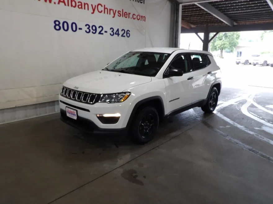 2018 Jeep Compass Sport photo 1