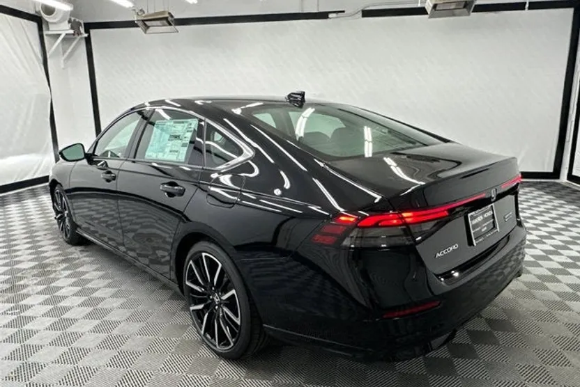 2025 Honda Accord Hybrid Touring photo 1