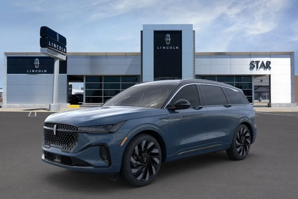 2024 Lincoln Nautilus Black Label photo 1