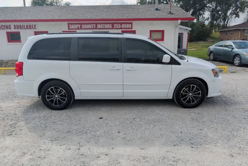 2017 Dodge Grand Caravan GT photo 1