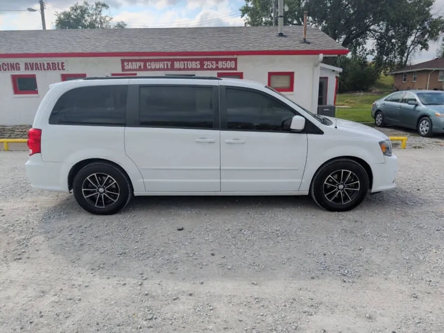 2017 Dodge Grand Caravan GT photo 1