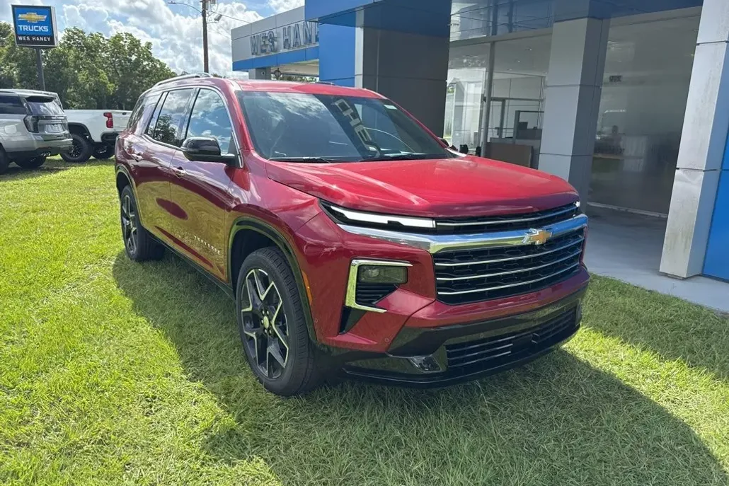 2025 Chevrolet Traverse High Country photo 1