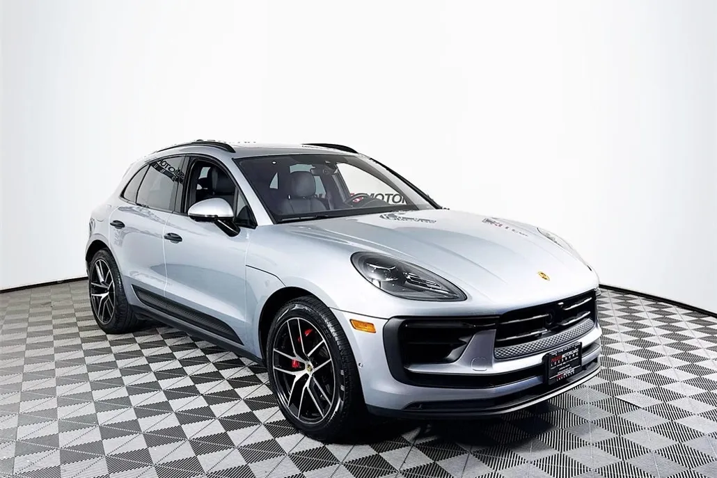 2023 Porsche Macan S photo 1