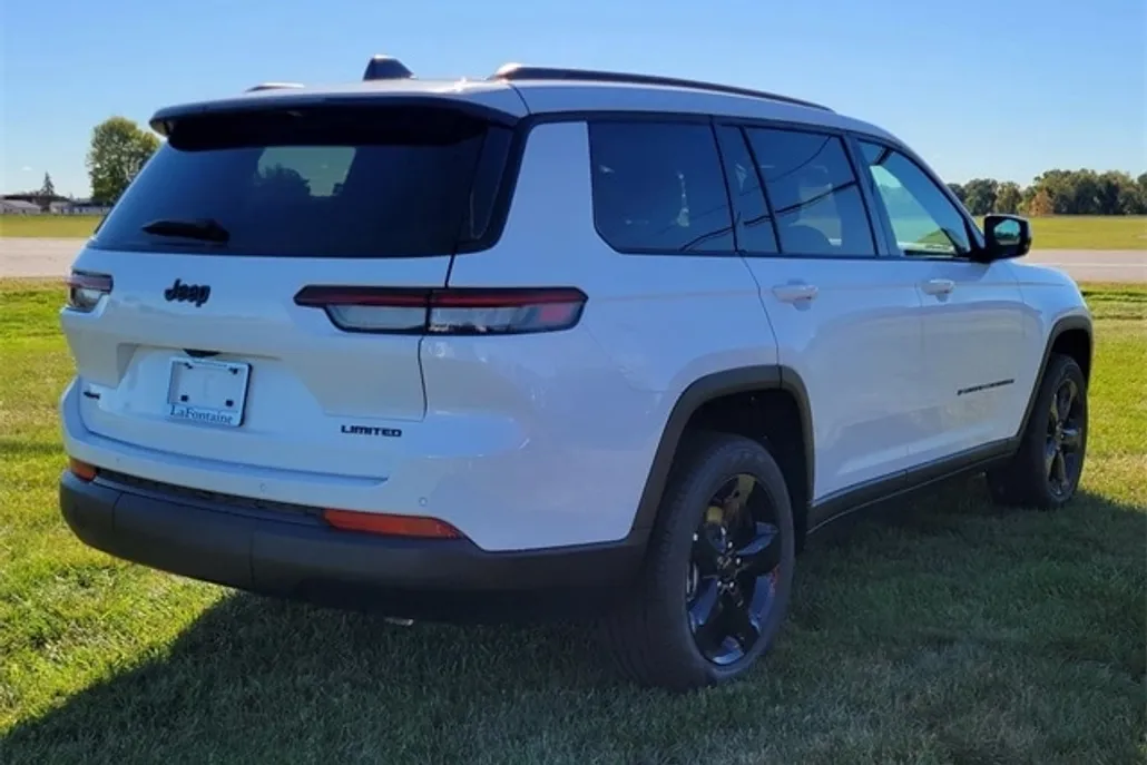 2025 Jeep Grand Cherokee Limited photo 1